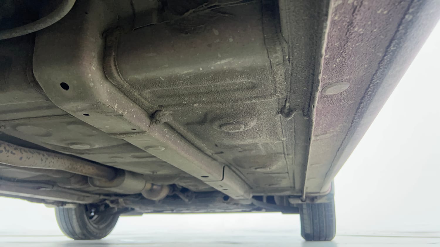 Used 2022 Hyundai Aura S 1.2 AMT Petrol Petrol Automatic extra REAR RIGHT UNDERBODY VIEW