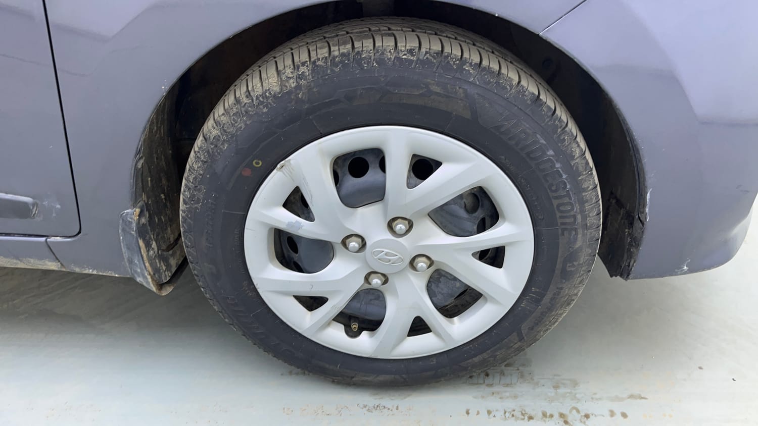 Used 2019 Hyundai Grand i10 Sportz 1.2 Kappa VTVT Petrol Manual tyres RIGHT FRONT TYRE RIM VIEW