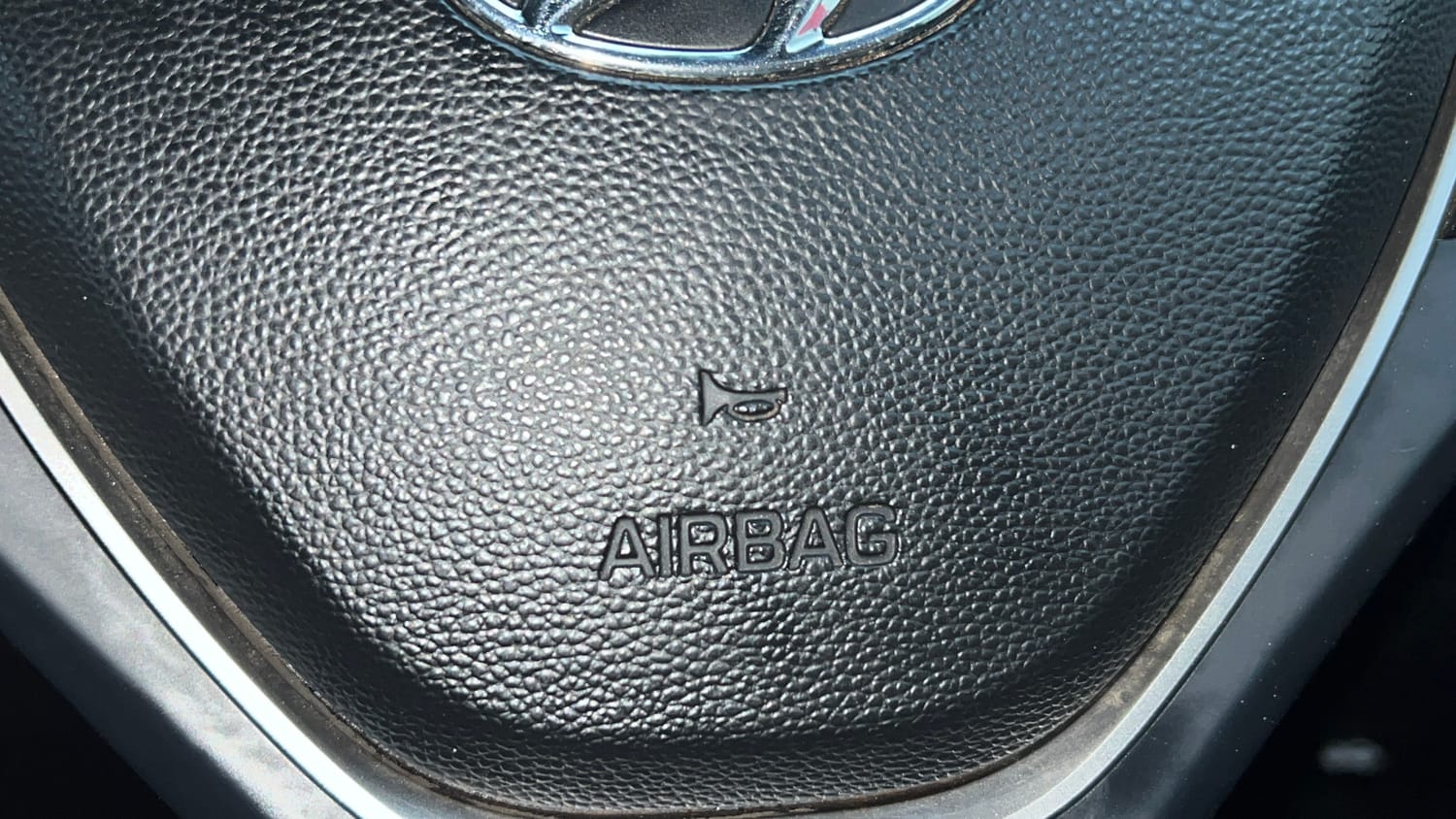Used 2015 Hyundai Elite i20 Asta 1.2 Petrol Manual top_features Airbags