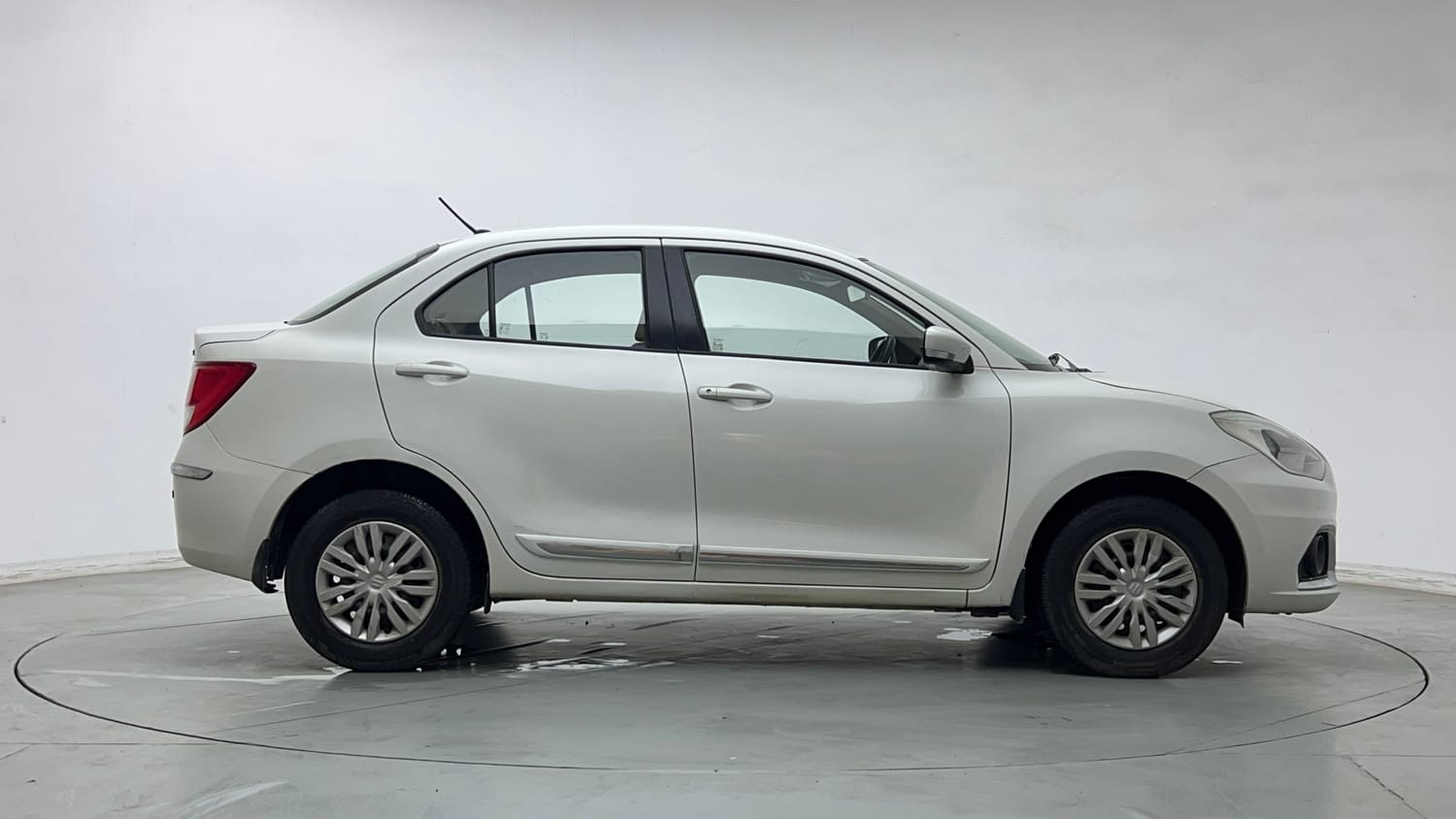 Used 2018 Maruti Suzuki Dzire VXi Petrol Manual exterior RIGHT SIDE VIEW