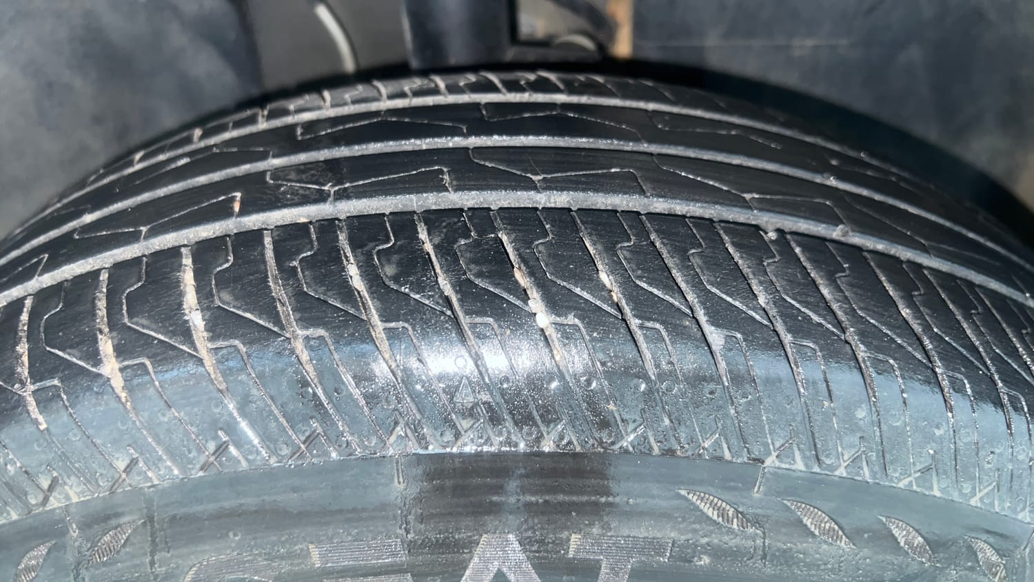 Used 2025 Tata Punch Pure MT Petrol Manual tyres RIGHT FRONT TYRE TREAD VIEW