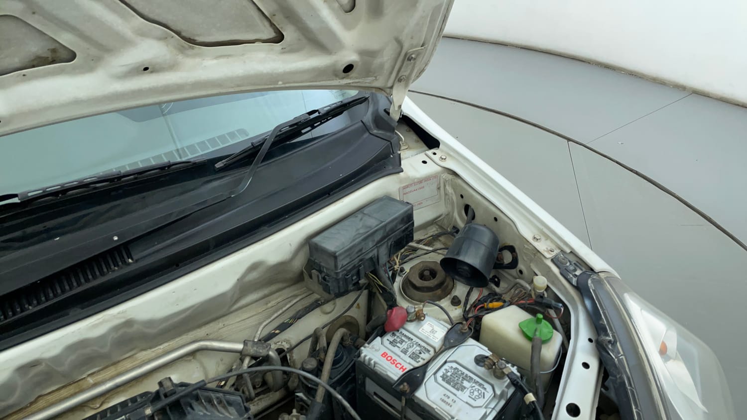 Used 2014 Maruti Suzuki Alto 800 Lxi Petrol Manual engine ENGINE LEFT SIDE HINGE & APRON VIEW