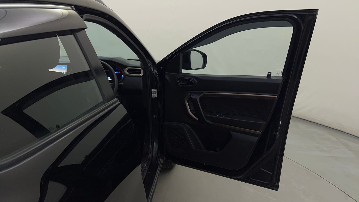 Used 2023 Renault Kiger RXT (O) AMT Petrol Automatic interior RIGHT FRONT DOOR OPEN VIEW
