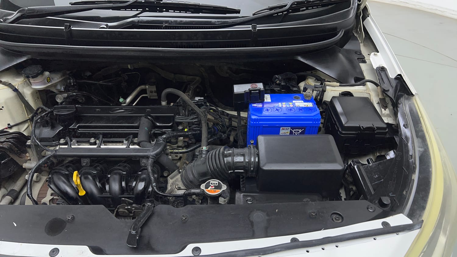 Used 2016 Hyundai Elite i20 Magna 1.2 Petrol Manual engine ENGINE LEFT SIDE VIEW