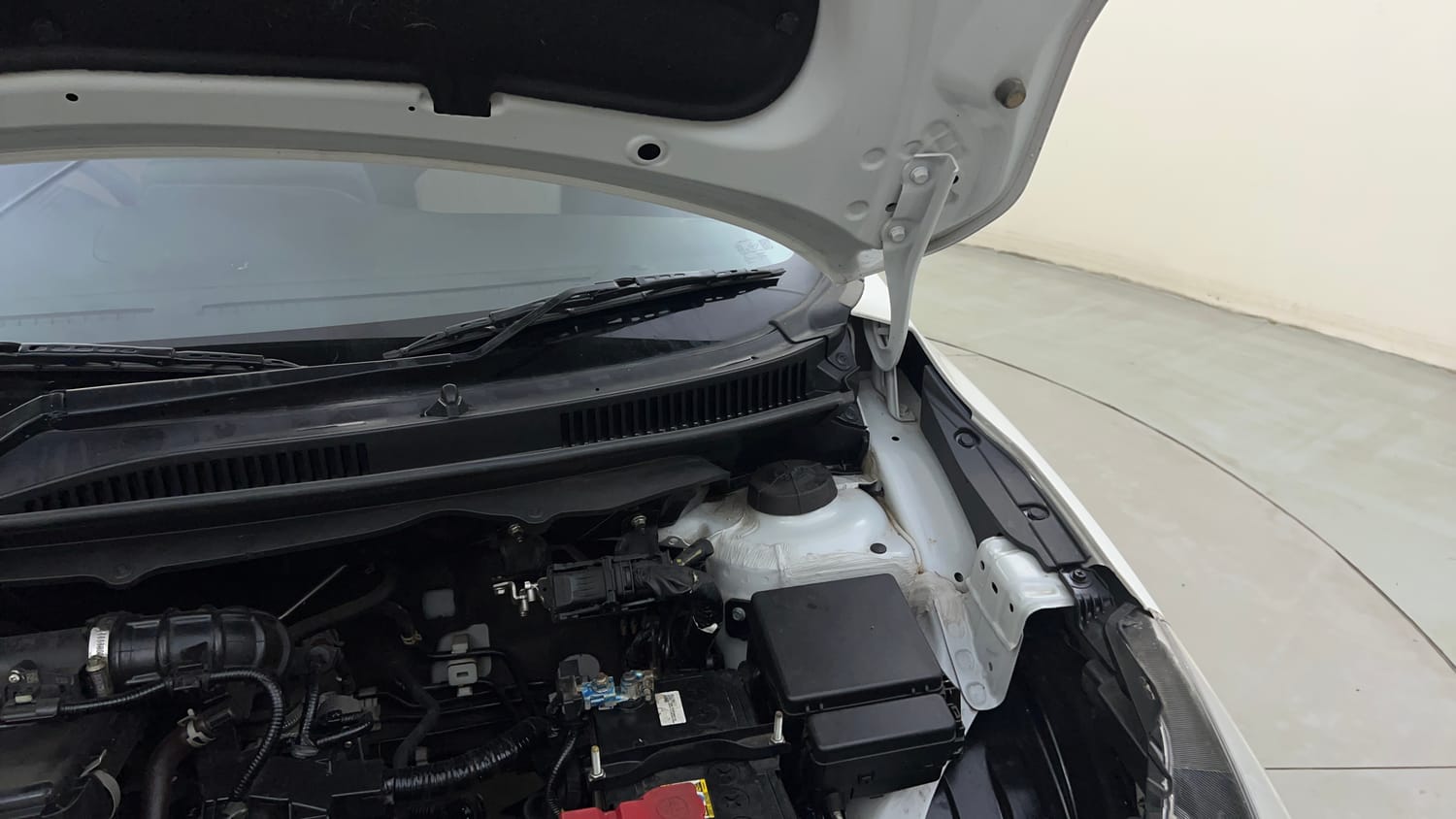 Used 2024 Toyota Glanza G Petrol Manual engine ENGINE LEFT SIDE HINGE & APRON VIEW