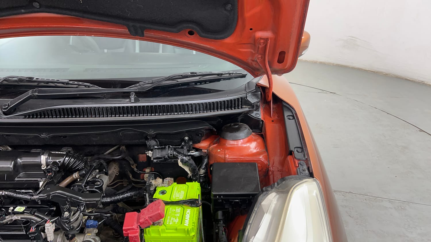 Used 2018 Maruti Suzuki Baleno Delta 1.2 Petrol Manual engine ENGINE LEFT SIDE HINGE & APRON VIEW