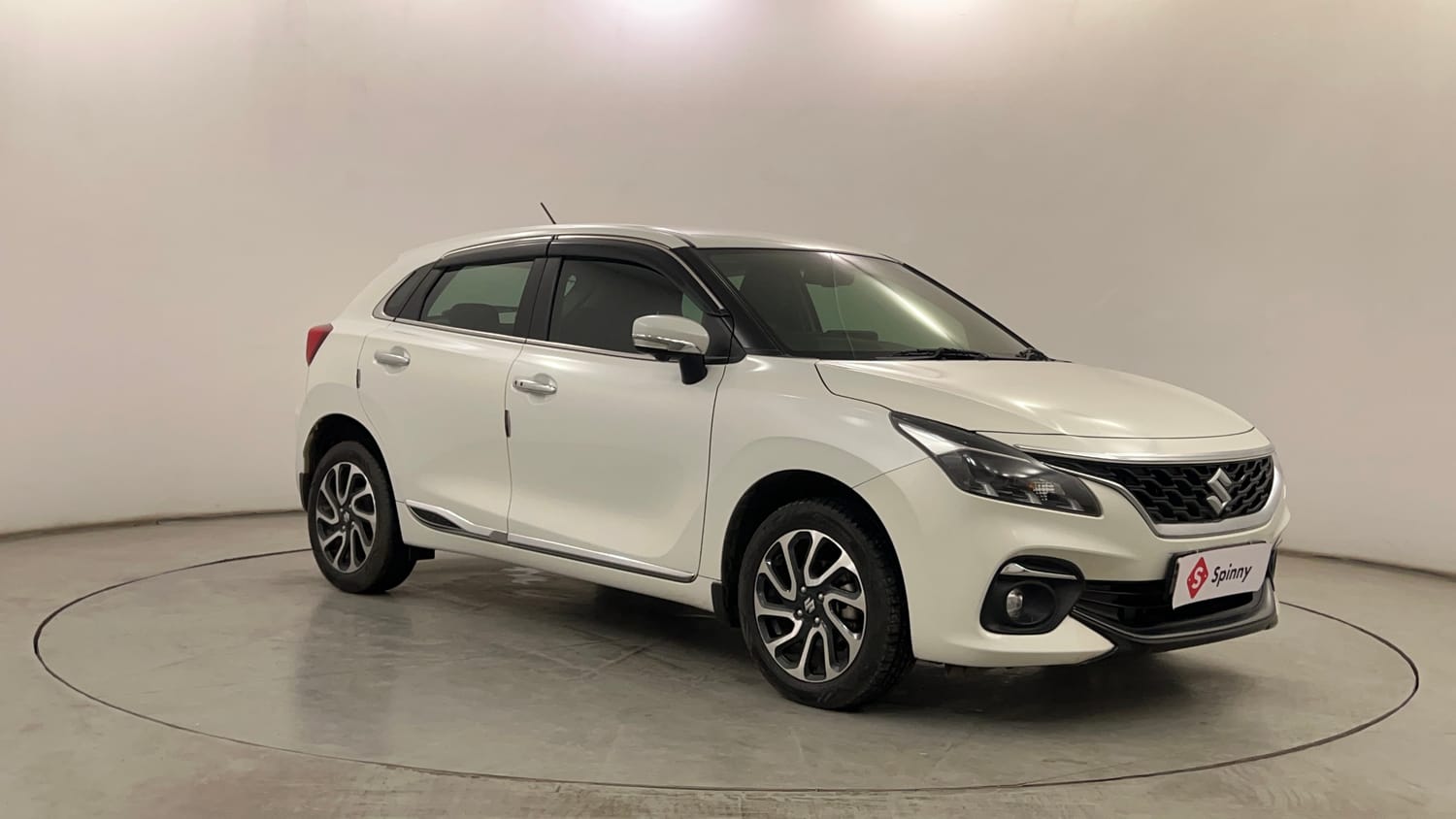 Used 2025 Maruti Suzuki Baleno Alpha AGS Petrol Automatic exterior RIGHT FRONT CORNER VIEW