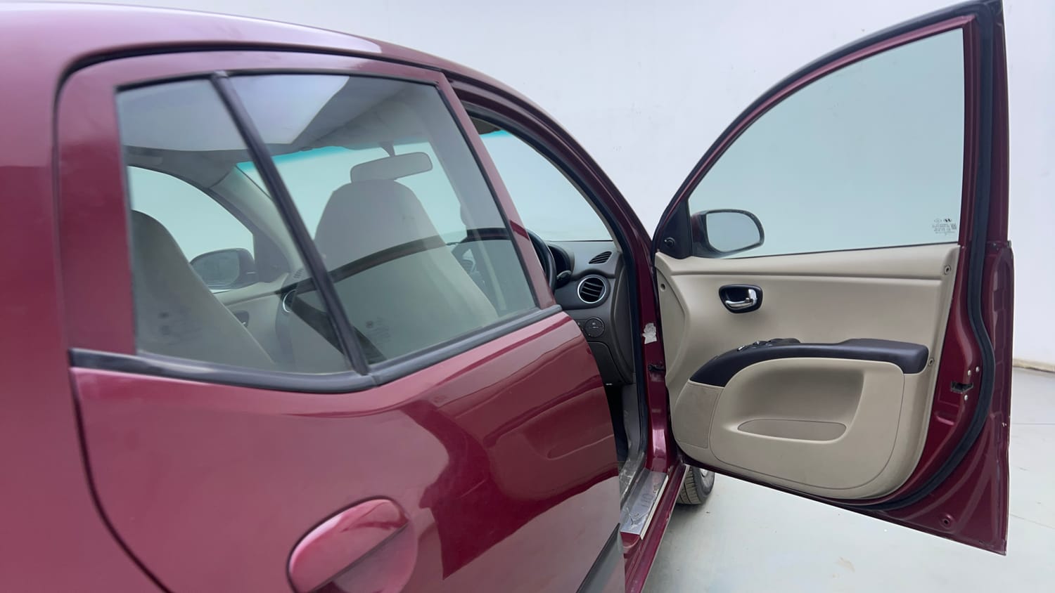 Used 2015 Hyundai i10 Sportz 1.1 iRDE2 Petrol Manual interior RIGHT FRONT DOOR OPEN VIEW