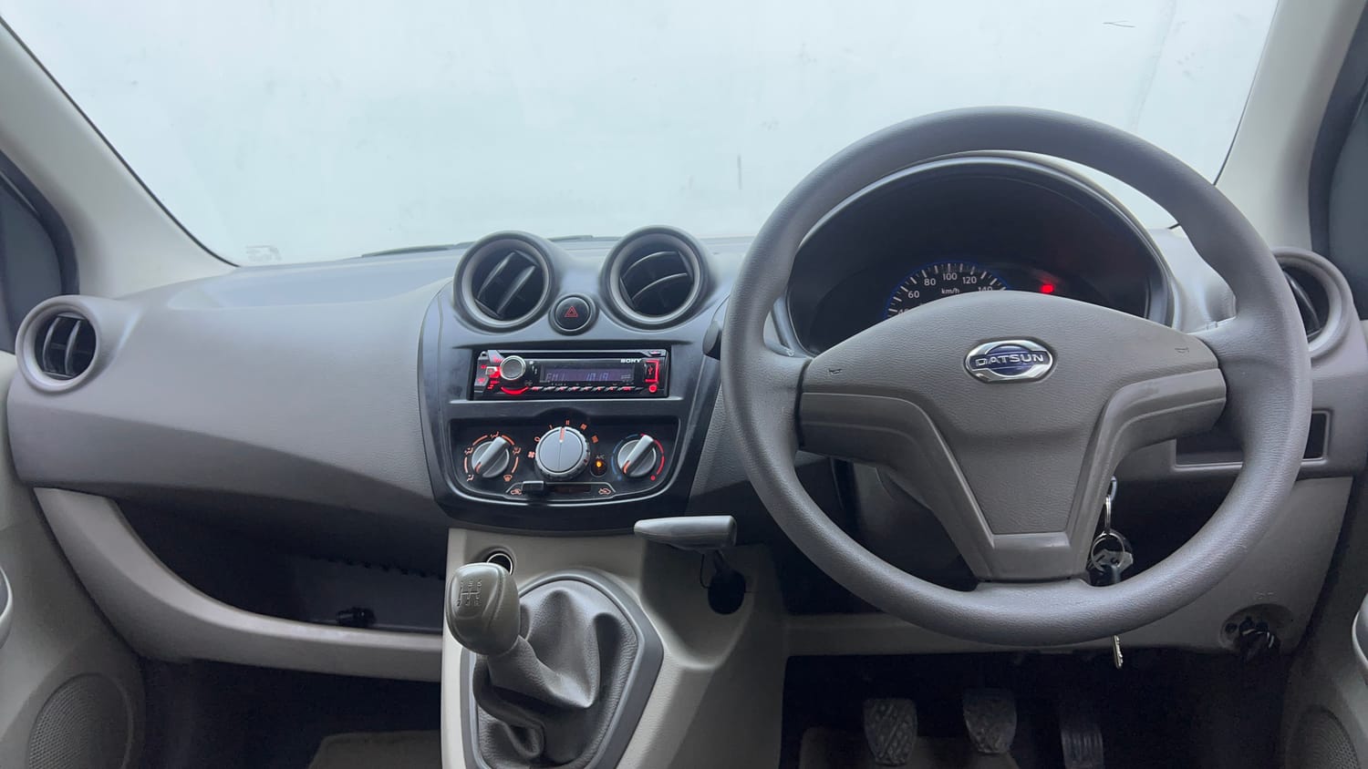 Used 2014 Datsun GO T Petrol Manual interior DASHBOARD VIEW