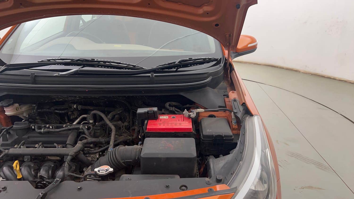 Used 2018 Hyundai Elite i20 Sportz 1.2 Petrol Manual engine ENGINE LEFT SIDE HINGE & APRON VIEW
