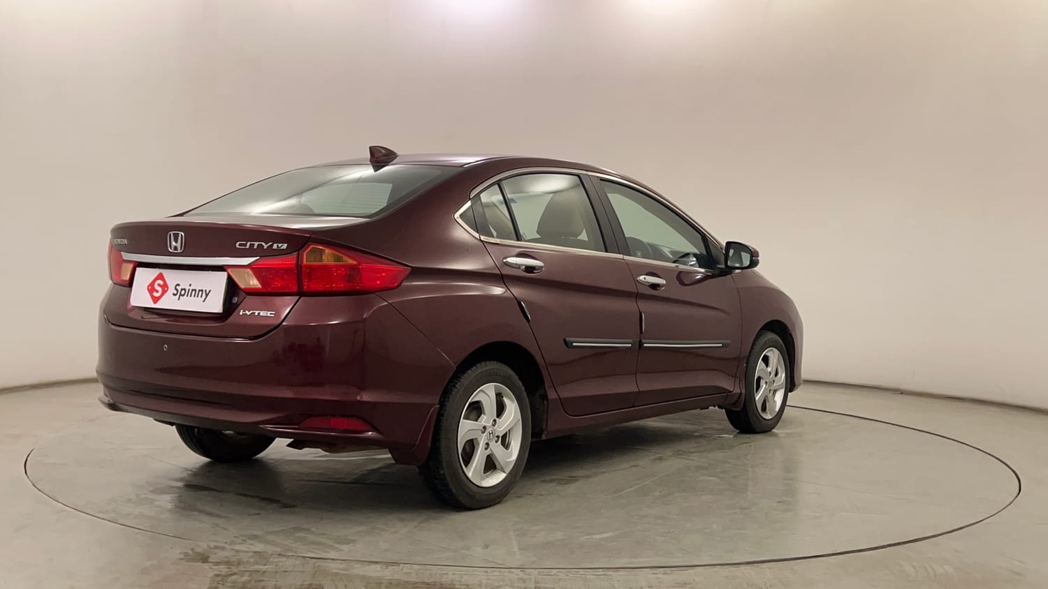 Used 2015 Honda City V Petrol Manual exterior RIGHT REAR CORNER VIEW