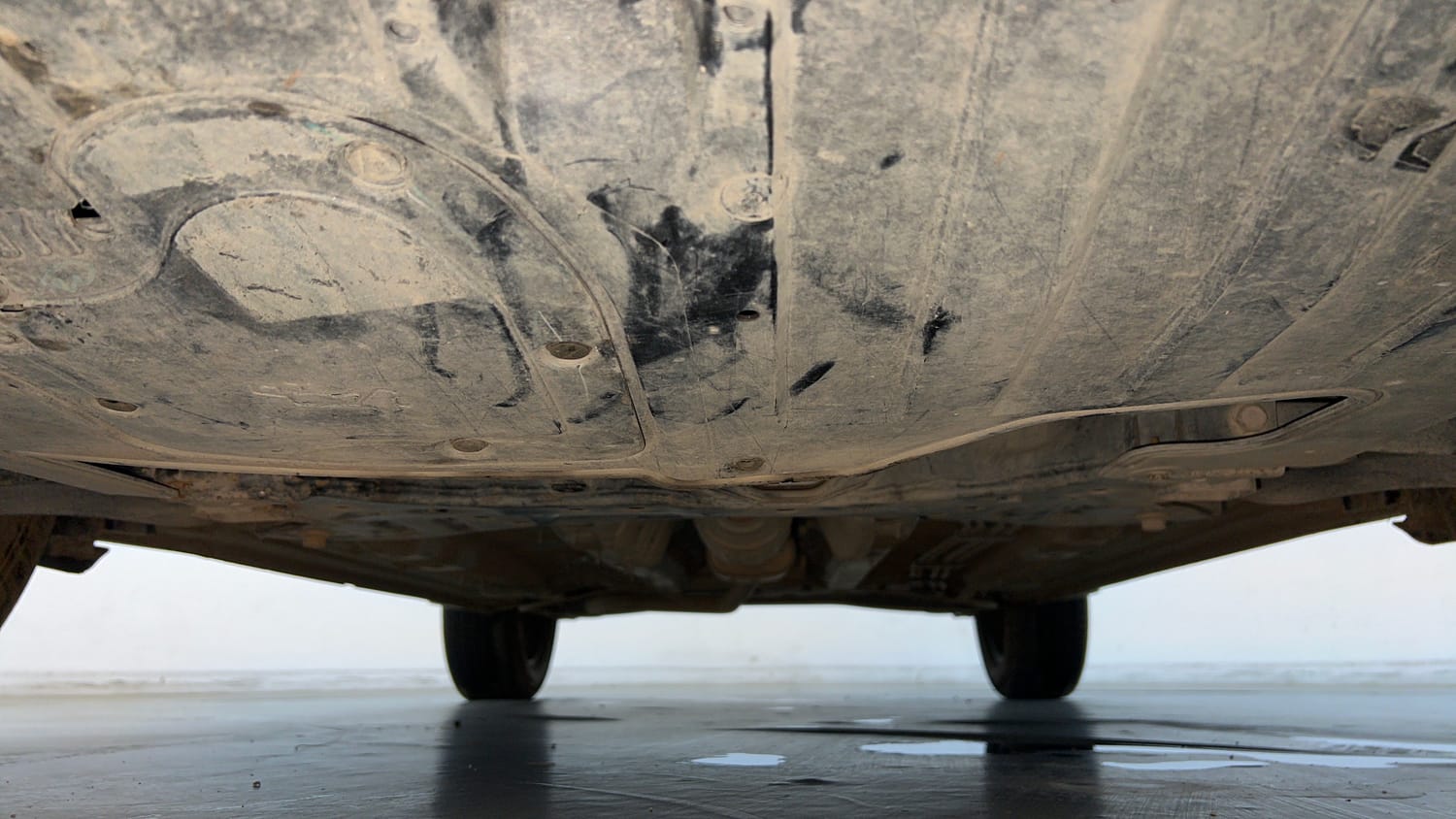 Used 2024 Kia Sonet HTK (O) 1.2 Petrol MT Petrol Manual extra FRONT LEFT UNDERBODY VIEW