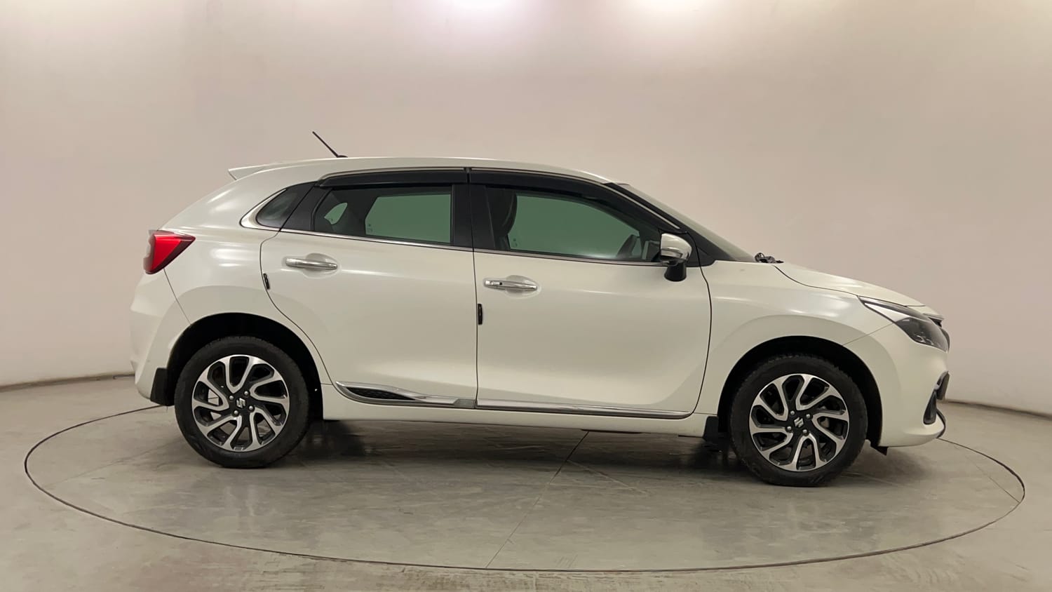 Used 2025 Maruti Suzuki Baleno Alpha AGS Petrol Automatic exterior RIGHT SIDE VIEW