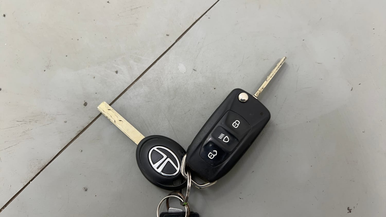 Used 2022 Tata Punch Adventure Rhythm Pack MT Petrol Manual extra CAR KEY VIEW