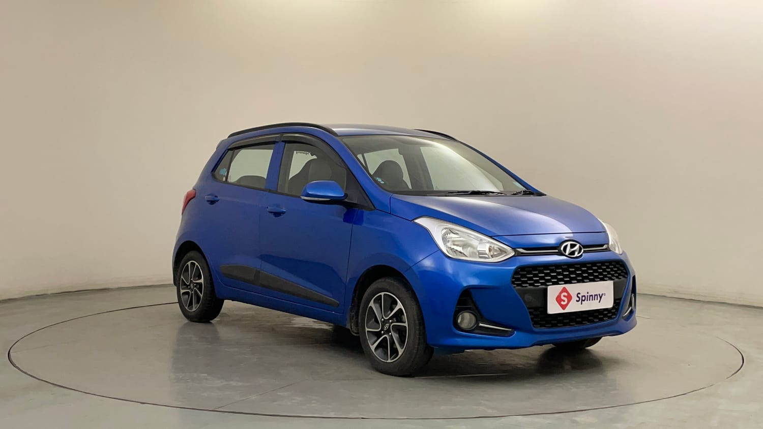 Used 2018 Hyundai Grand i10 Sportz AT 1.2 Kappa VTVT Petrol Automatic exterior RIGHT FRONT CORNER VIEW