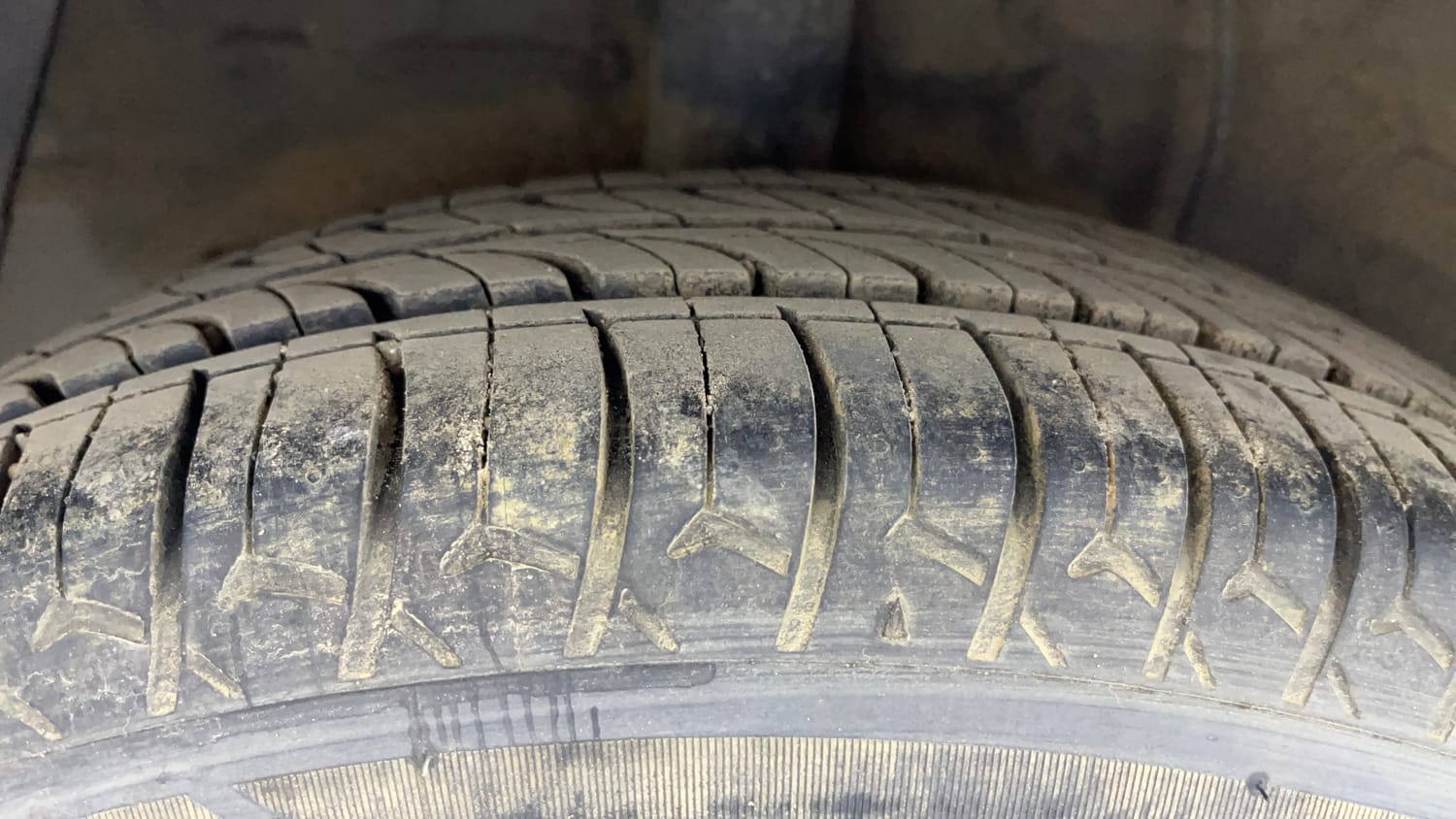 Used 2019 Hyundai Grand i10 Sportz 1.2 Kappa VTVT Petrol Manual tyres RIGHT REAR TYRE TREAD VIEW
