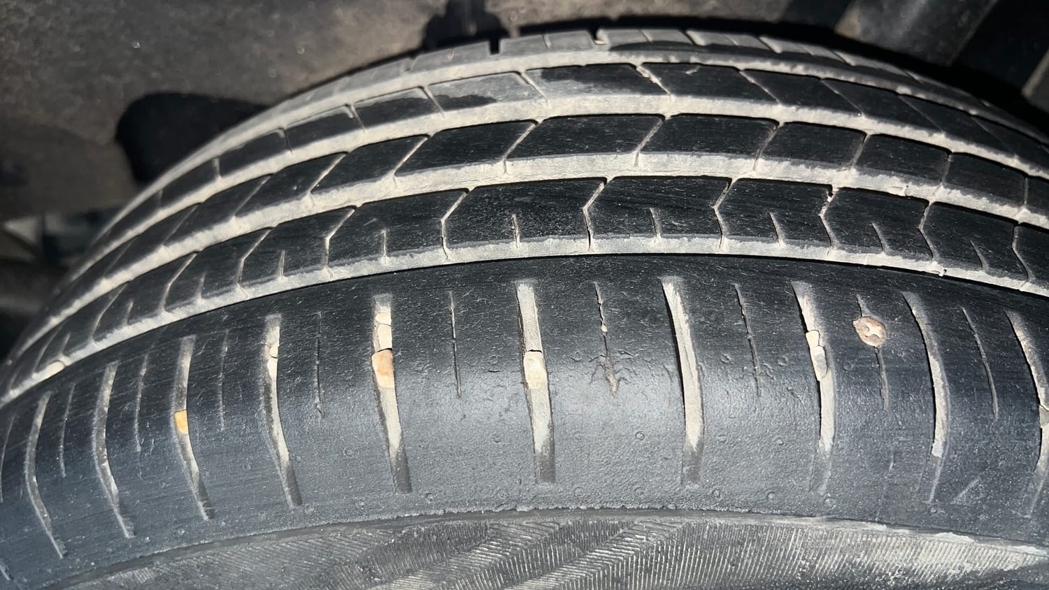 Used 2019 Maruti Suzuki Baleno Zeta Petrol Manual tyres LEFT REAR TYRE TREAD VIEW