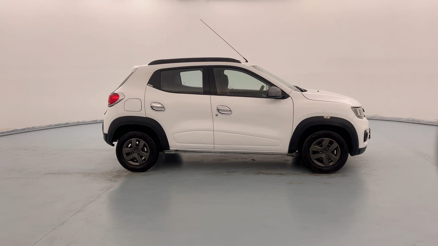 Used 2018 Renault Kwid RXT (O) 1.0 SCE Edition Petrol Manual exterior RIGHT SIDE VIEW