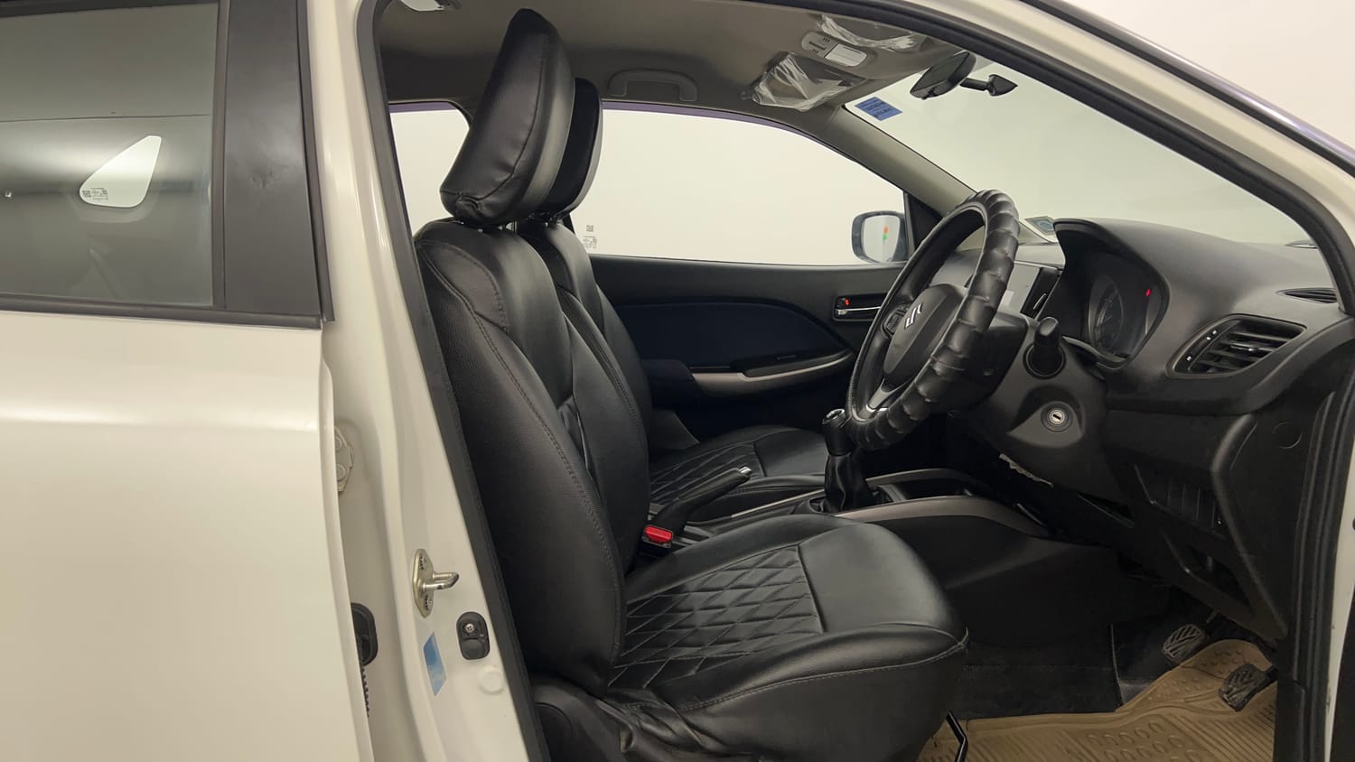 Used 2019 Maruti Suzuki Baleno Delta Petrol Manual interior RIGHT SIDE FRONT DOOR CABIN VIEW
