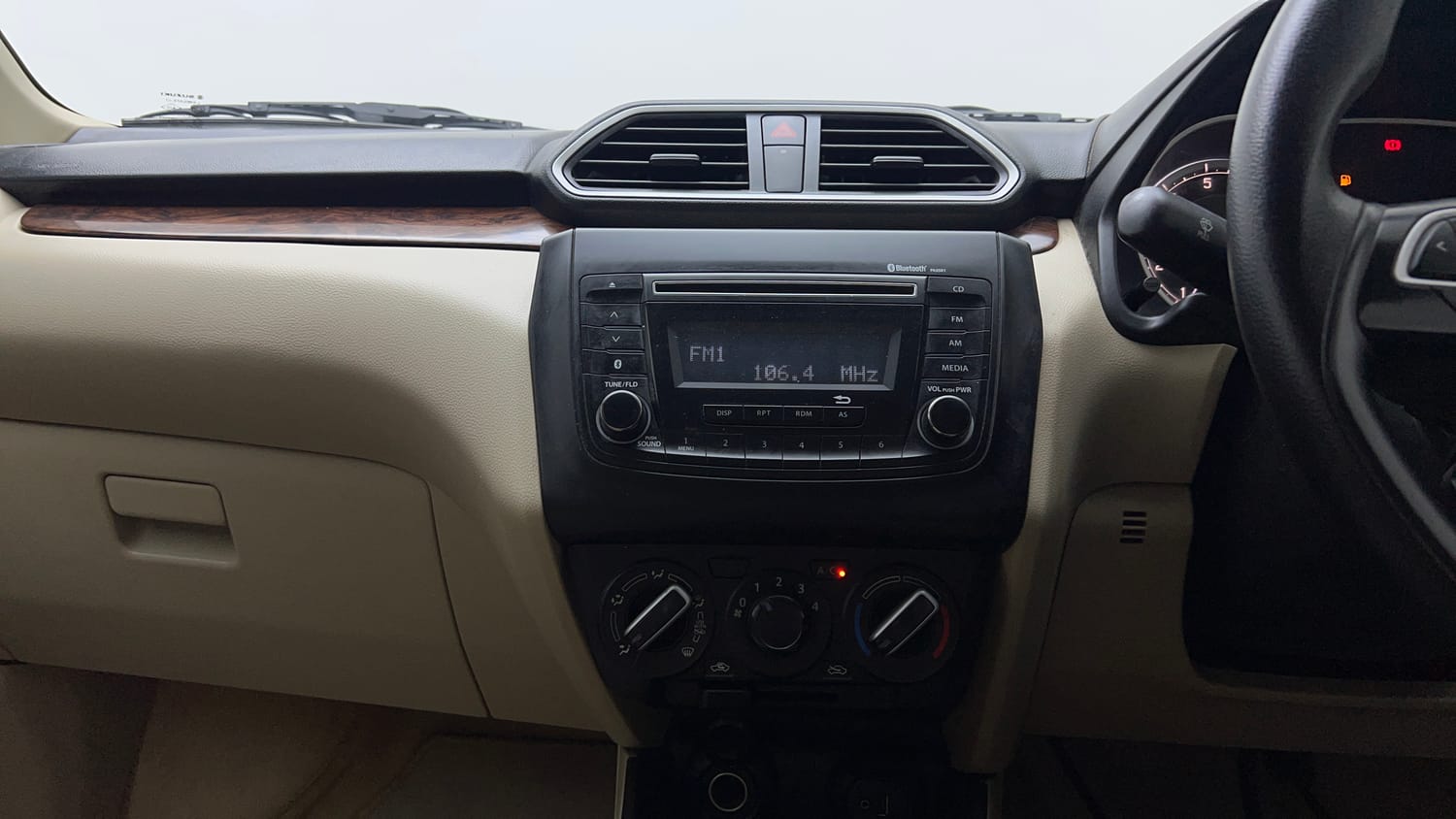 Used 2018 Maruti Suzuki Dzire VXi Petrol Manual interior MUSIC SYSTEM & AC CONTROL VIEW