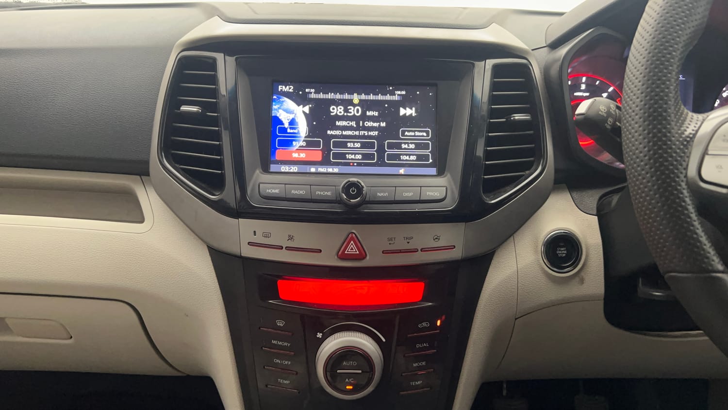 Used 2022 Mahindra XUV 300 W8 (O) 1.5 Diesel Diesel Manual interior MUSIC SYSTEM & AC CONTROL VIEW