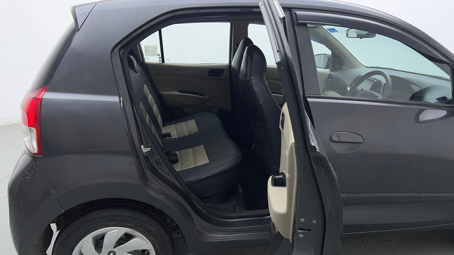 Used 2022 Hyundai Santro Sportz Petrol Manual interior RIGHT SIDE REAR DOOR CABIN VIEW