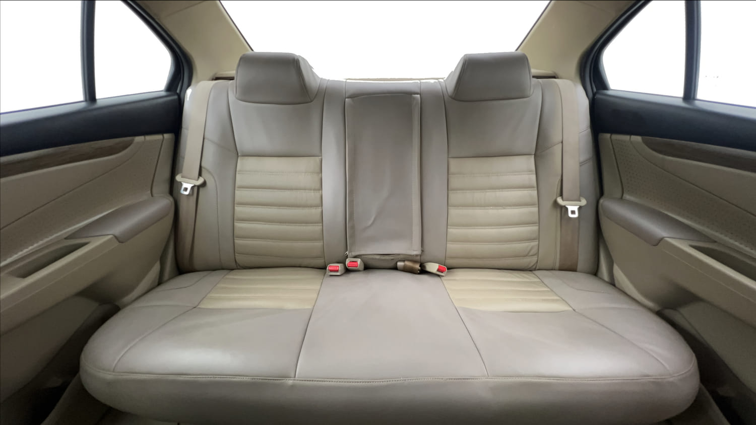 Used 2018 Maruti Suzuki Ciaz Delta Hybrid 1.5 Petrol Manual interior REAR SEAT CONDITION VIEW