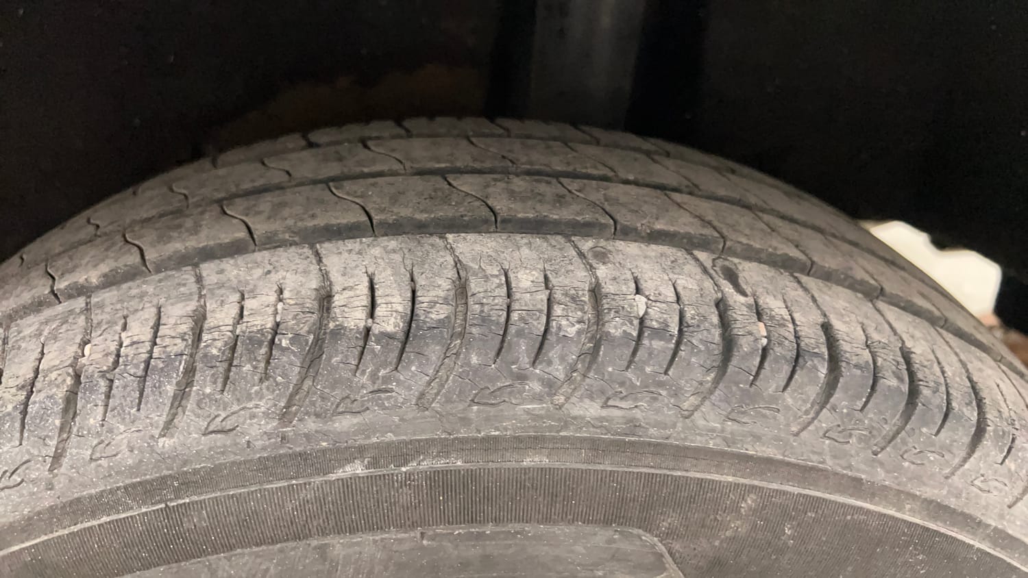 Used 2019 Maruti Suzuki Baleno Delta Petrol Manual tyres LEFT REAR TYRE TREAD VIEW