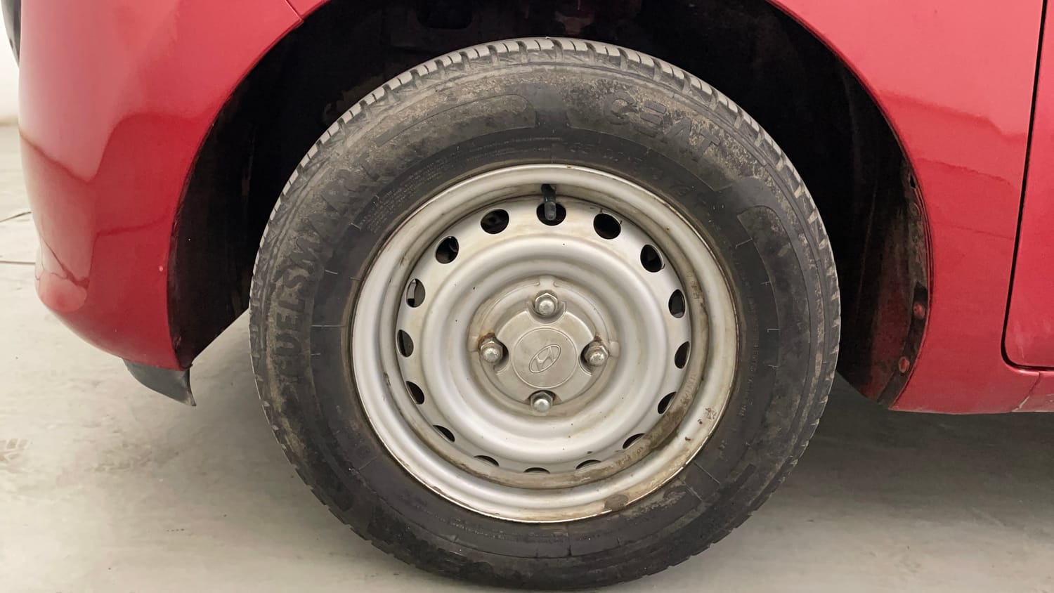 Used 2021 Hyundai Santro Magna AMT Petrol Automatic tyres LEFT FRONT TYRE RIM VIEW
