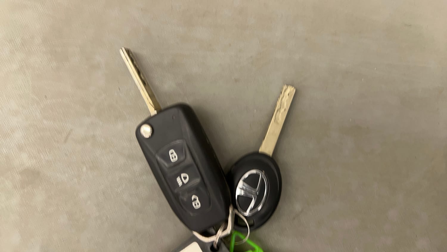 Used 2022 Tata Tiago XT CNG Cng Manual extra CAR KEY VIEW