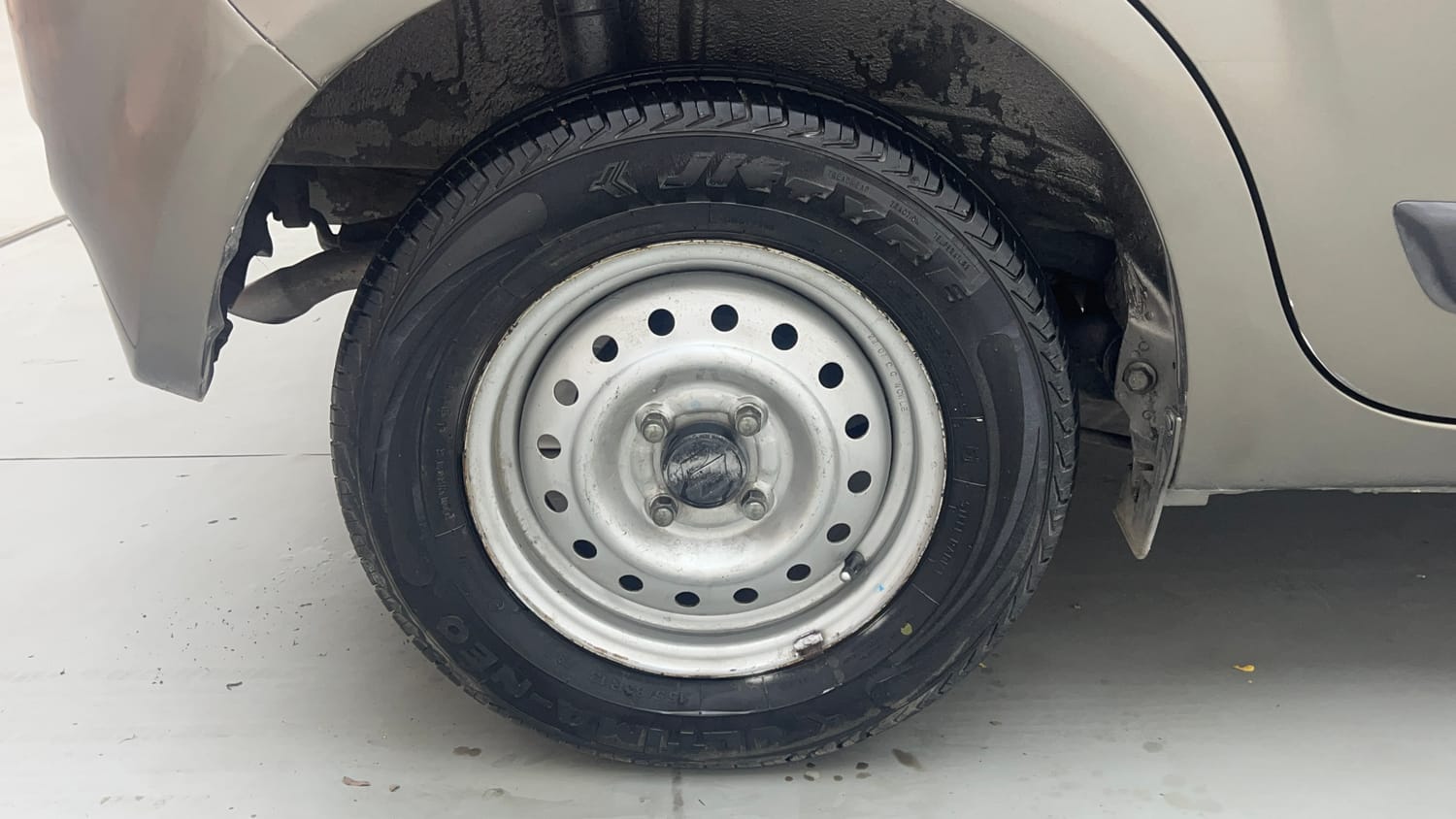 Used 2019 Maruti Suzuki Wagon R LXi 1.0 CNG Cng Manual tyres RIGHT REAR TYRE RIM VIEW