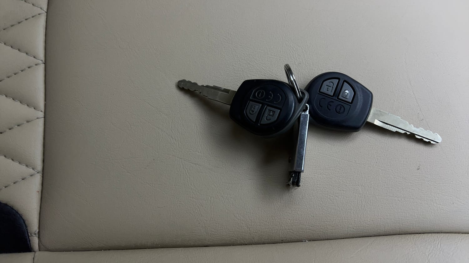 Used 2018 Maruti Suzuki Dzire VXi Petrol Manual extra CAR KEY VIEW