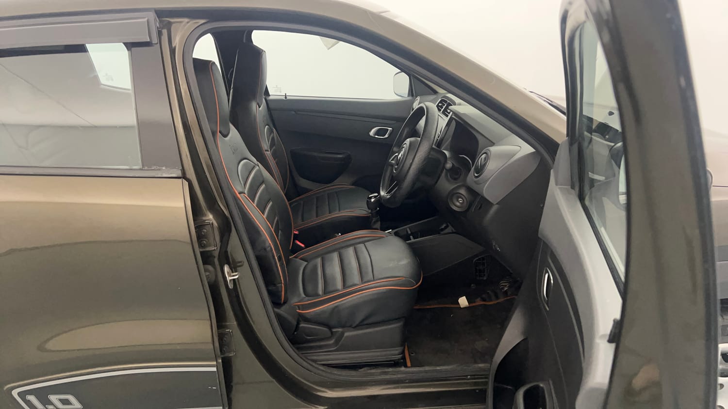 Used 2020 Renault Kwid 1.0 RXT Opt Petrol Manual interior RIGHT SIDE FRONT DOOR CABIN VIEW