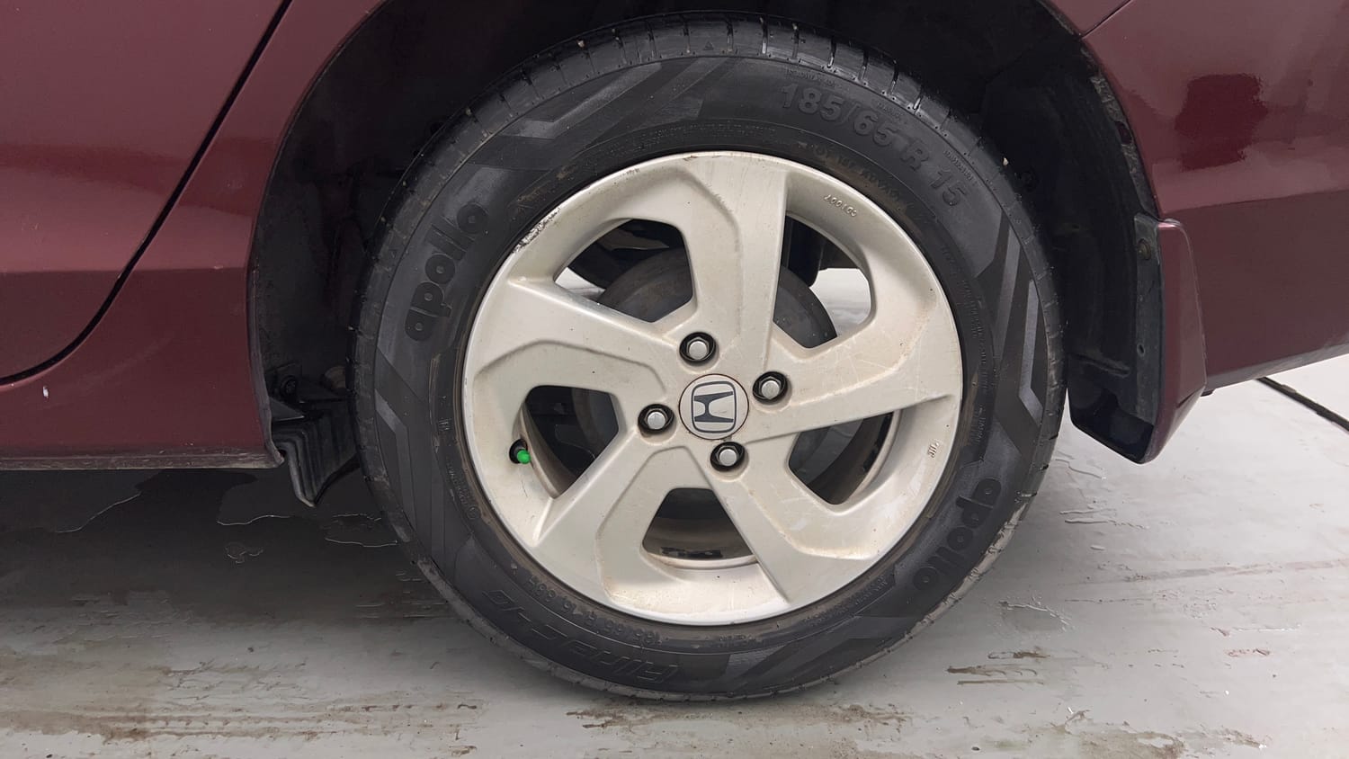 Used 2016 Honda City VX Petrol Manual tyres LEFT REAR TYRE RIM VIEW