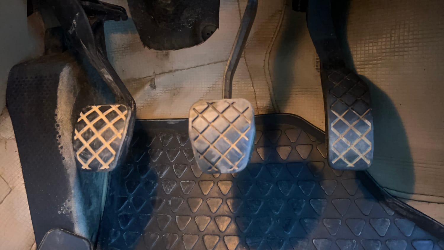 Used 2019 Volkswagen Ameo Highline Plus 1.5L (D) Diesel Manual interior PEDALS VIEW