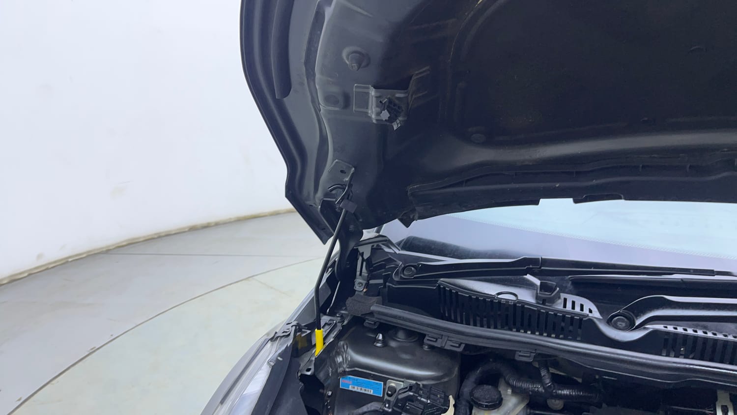 Used 2023 Tata Nexon XZ Plus Diesel Diesel Manual engine ENGINE RIGHT SIDE HINGE & APRON VIEW