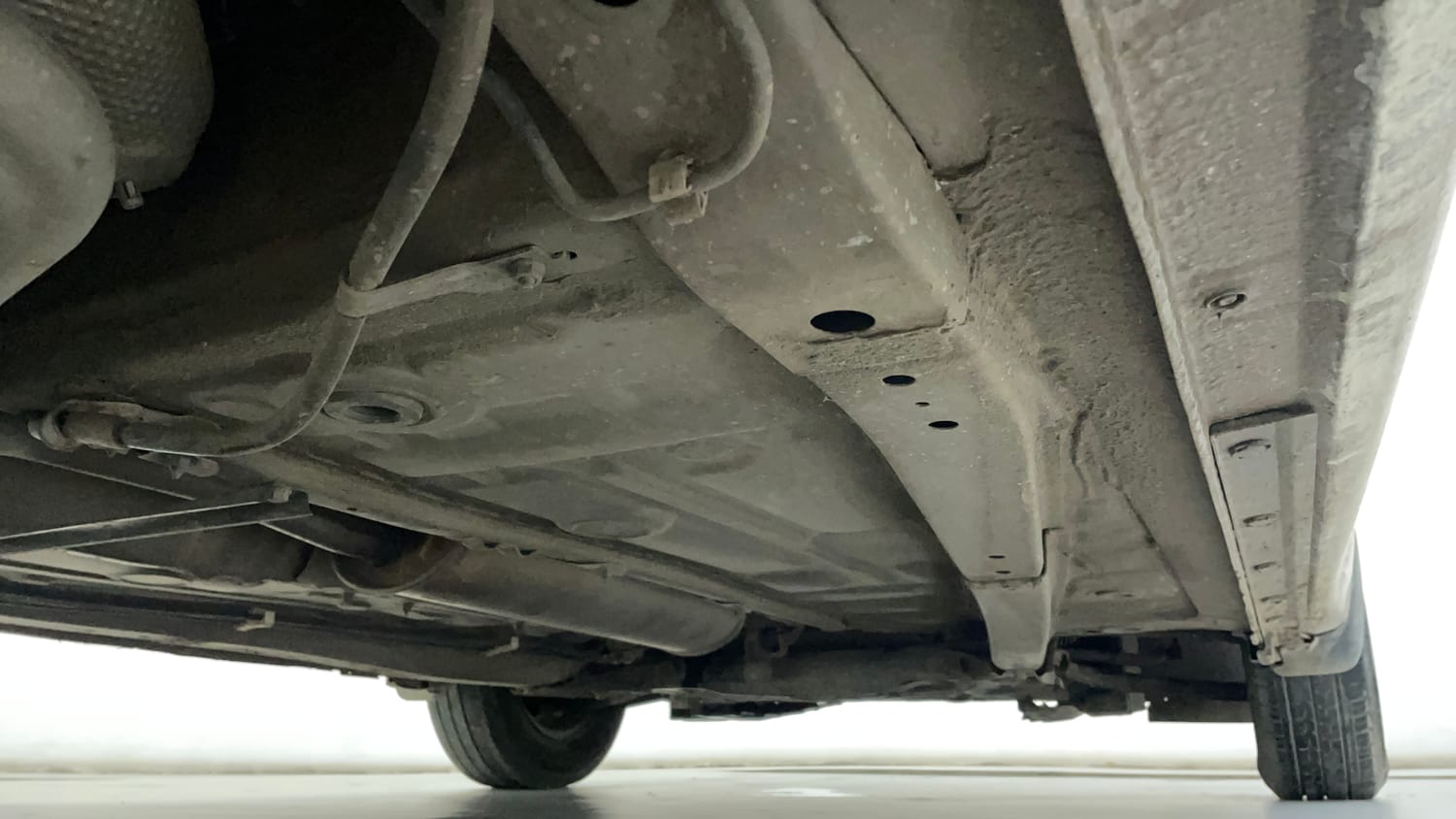 Used 2018 Maruti Suzuki Dzire VXi Petrol Automatic extra REAR RIGHT UNDERBODY VIEW