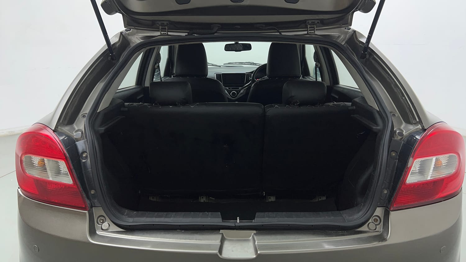 Used 2019 Maruti Suzuki Baleno Zeta Petrol Manual interior DICKY INSIDE VIEW