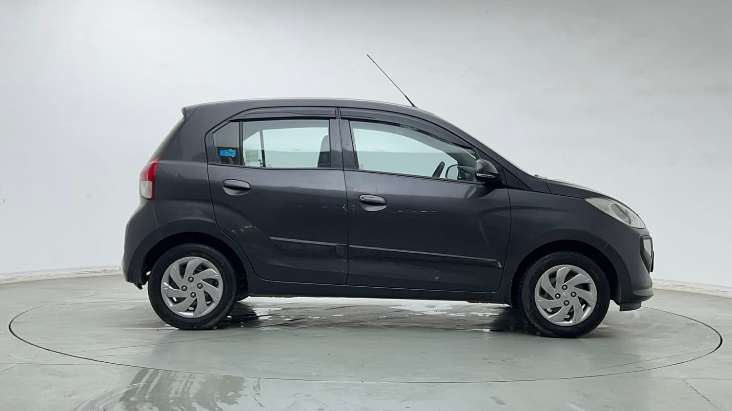 Used 2022 Hyundai Santro Sportz Petrol Manual exterior RIGHT SIDE VIEW