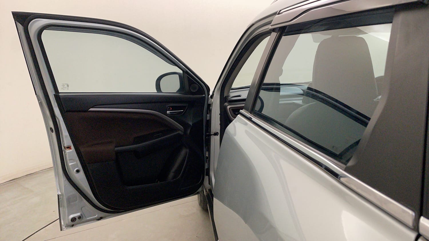 Used 2023 Maruti Suzuki Brezza ZXI AT Petrol Automatic interior LEFT FRONT DOOR OPEN VIEW