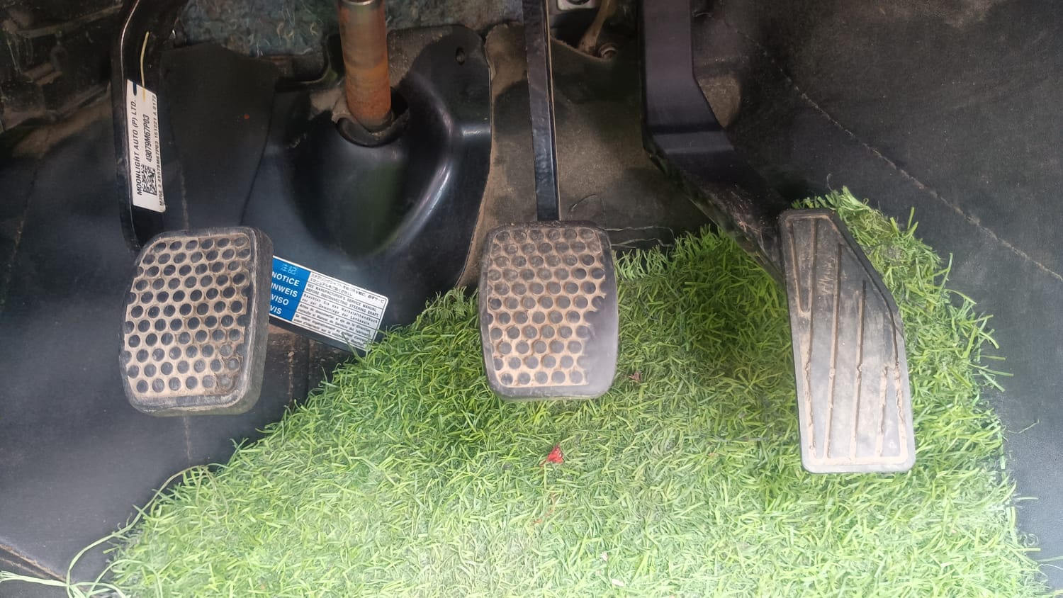 Used 2022 Maruti Suzuki Alto 800 VXi Petrol Manual interior PEDALS VIEW