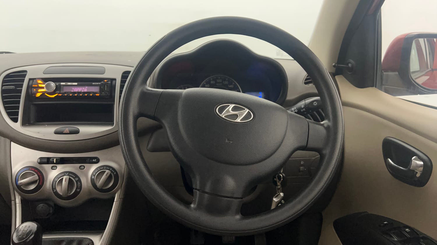 Used 2013 Hyundai i10 Magna 1.1 iRDE2 Petrol Manual interior STEERING VIEW
