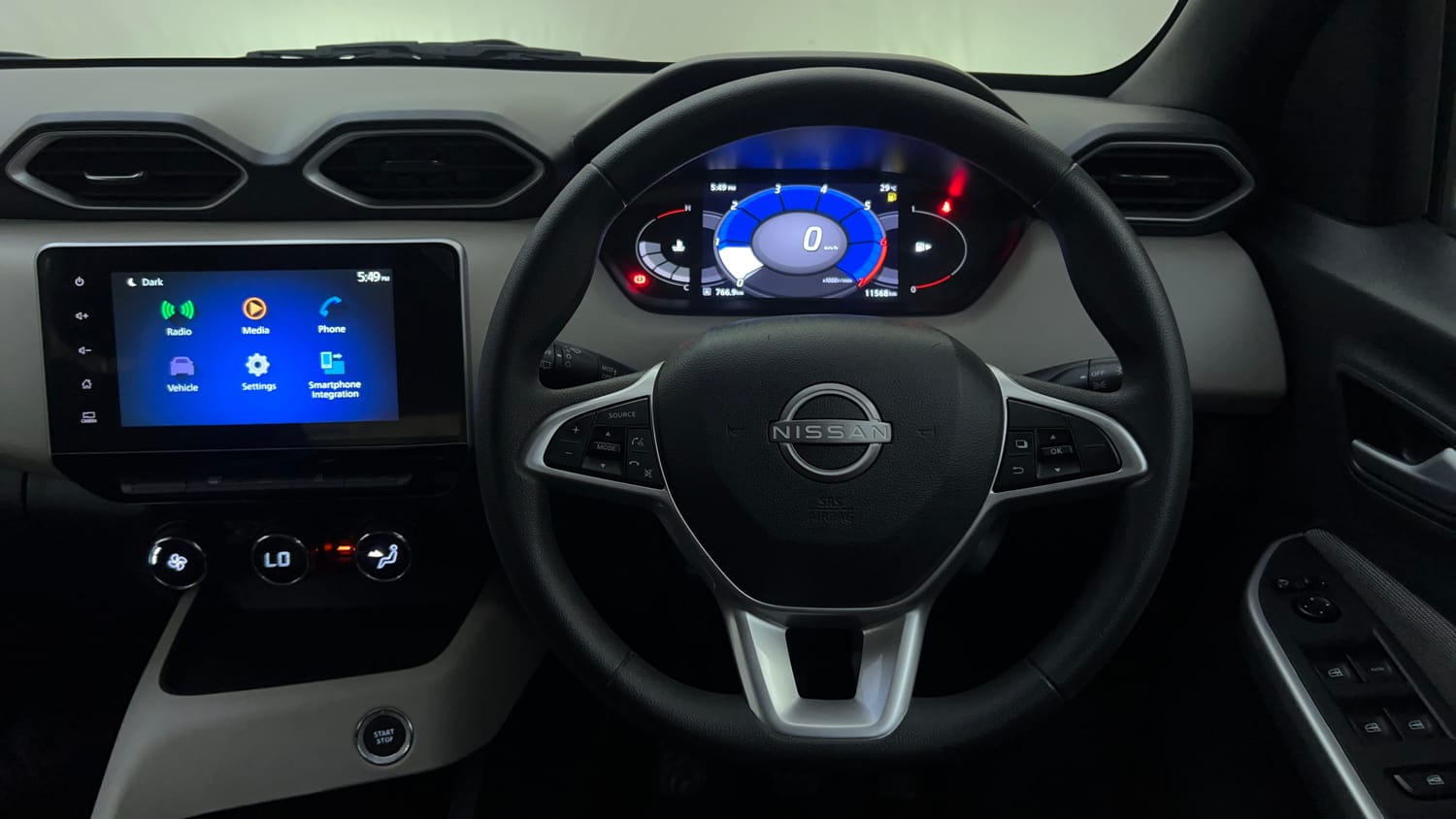 Used 2024 Nissan Magnite XV Petrol Manual interior STEERING VIEW