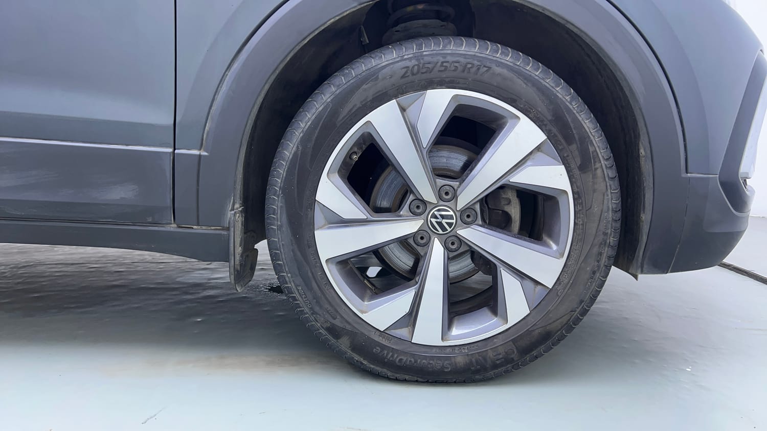 Used 2022 Volkswagen Taigun Topline 1.0 TSI AT Petrol Automatic tyres RIGHT FRONT TYRE RIM VIEW