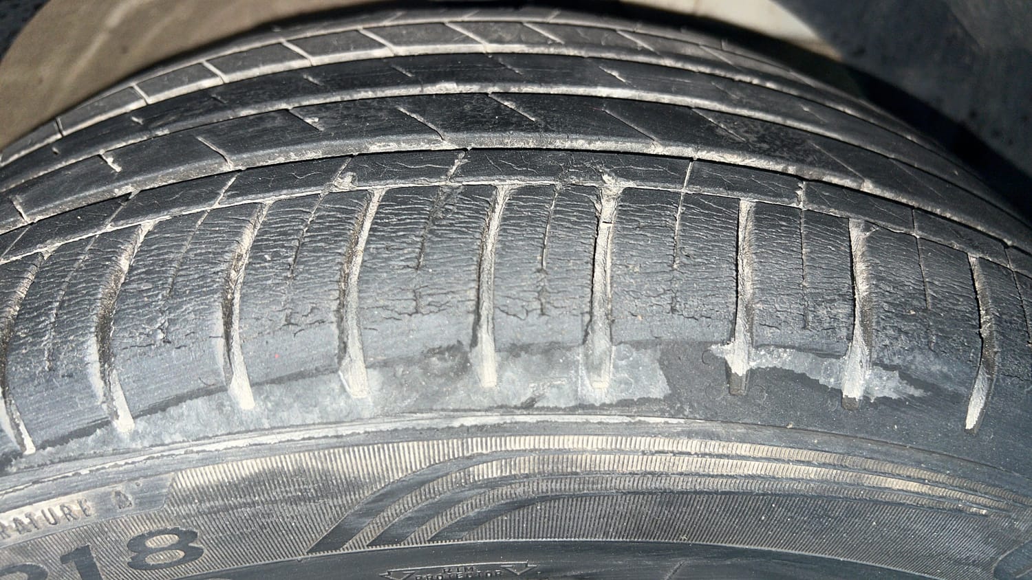 Used 2021 MG Motors Hector Sharp 1.5 Petrol CVT Petrol Automatic tyres RIGHT FRONT TYRE TREAD VIEW
