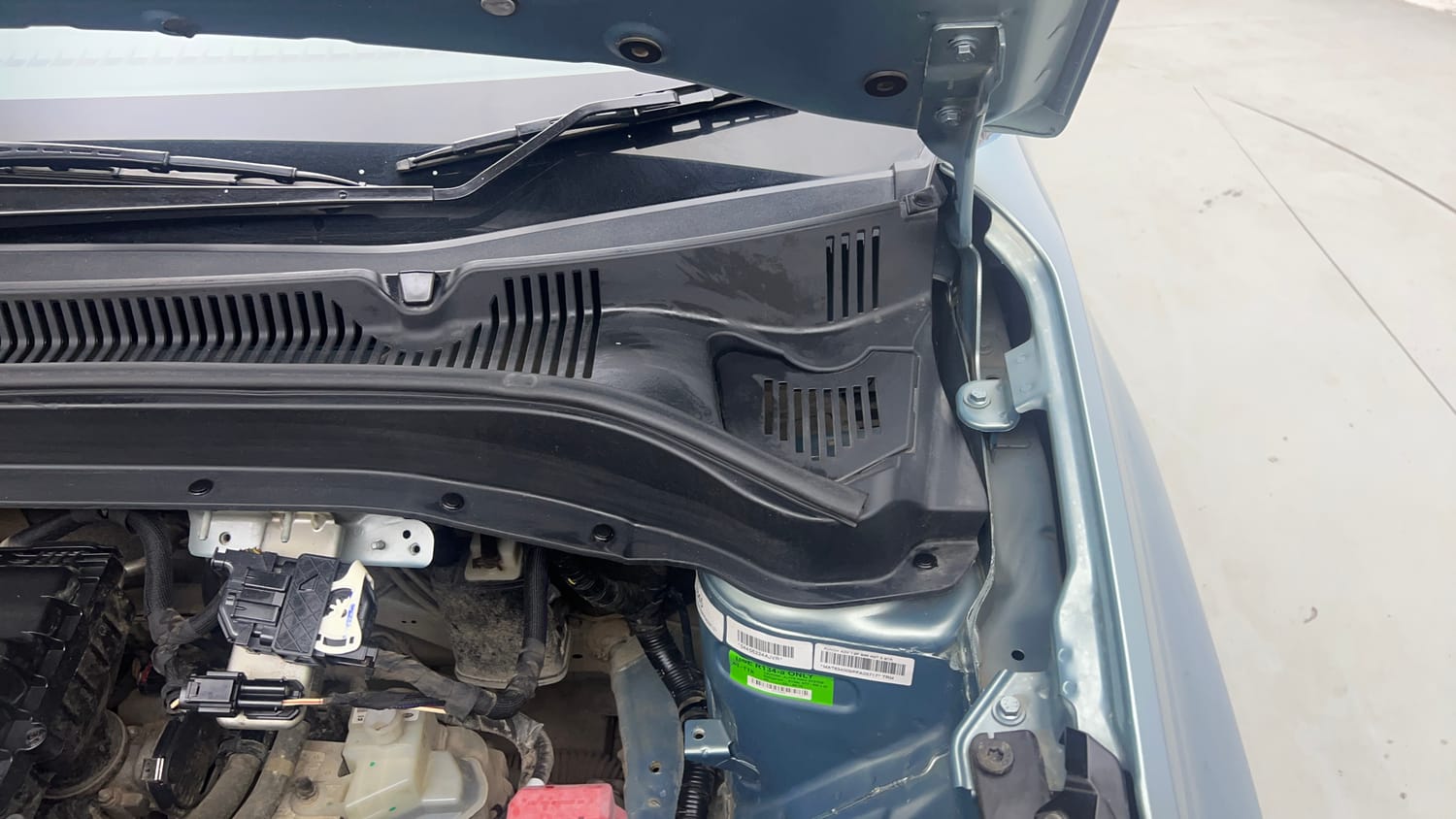 Used 2023 Tata Punch Adventure AMT Petrol Automatic engine ENGINE LEFT SIDE HINGE & APRON VIEW