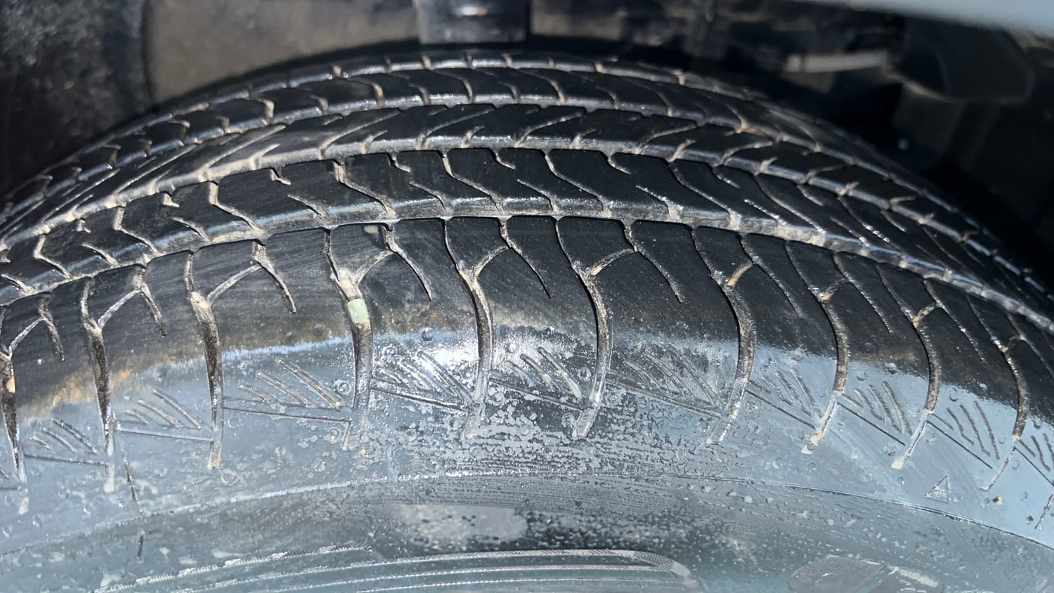 Used 2025 Toyota Urban Cruiser Hyryder V Hybrid Hybrid Automatic tyres RIGHT FRONT TYRE TREAD VIEW