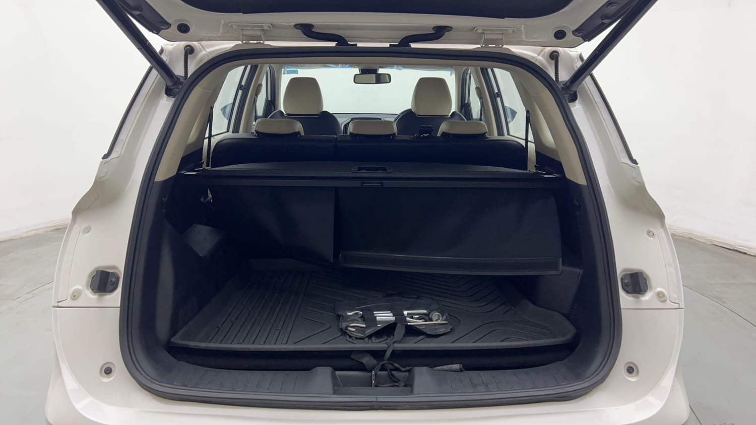 Used 2021 MG Motors Hector Sharp 1.5 Petrol CVT Petrol Automatic interior DICKY INSIDE VIEW