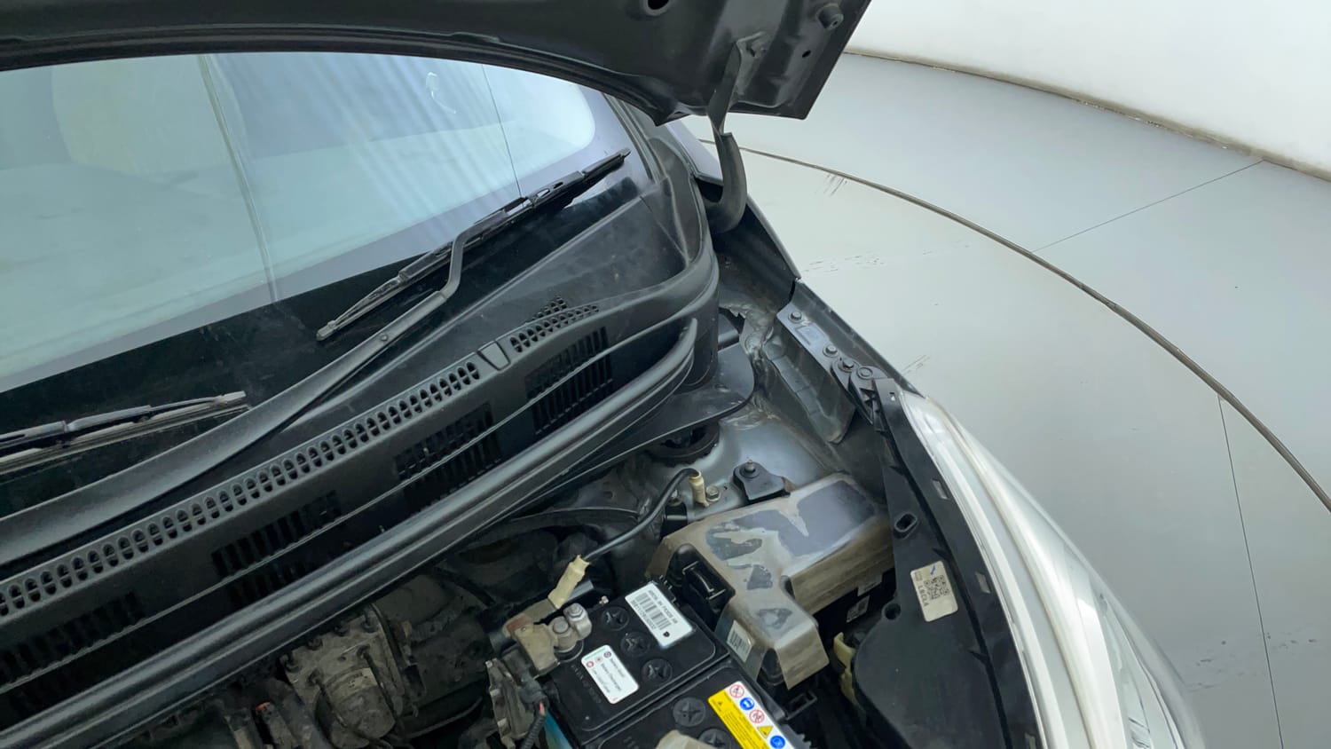 Used 2019 Hyundai Grand i10 Sportz 1.2 Kappa VTVT Petrol Manual engine ENGINE LEFT SIDE HINGE & APRON VIEW