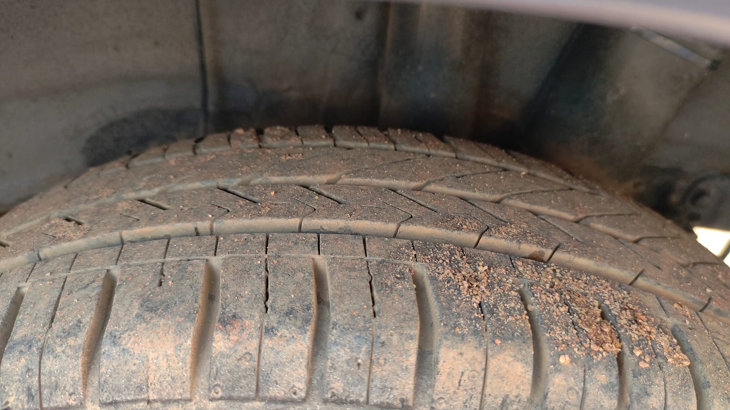 Used 2018 Hyundai Grand i10 Sportz 1.2 Kappa VTVT Petrol Manual tyres LEFT REAR TYRE TREAD VIEW